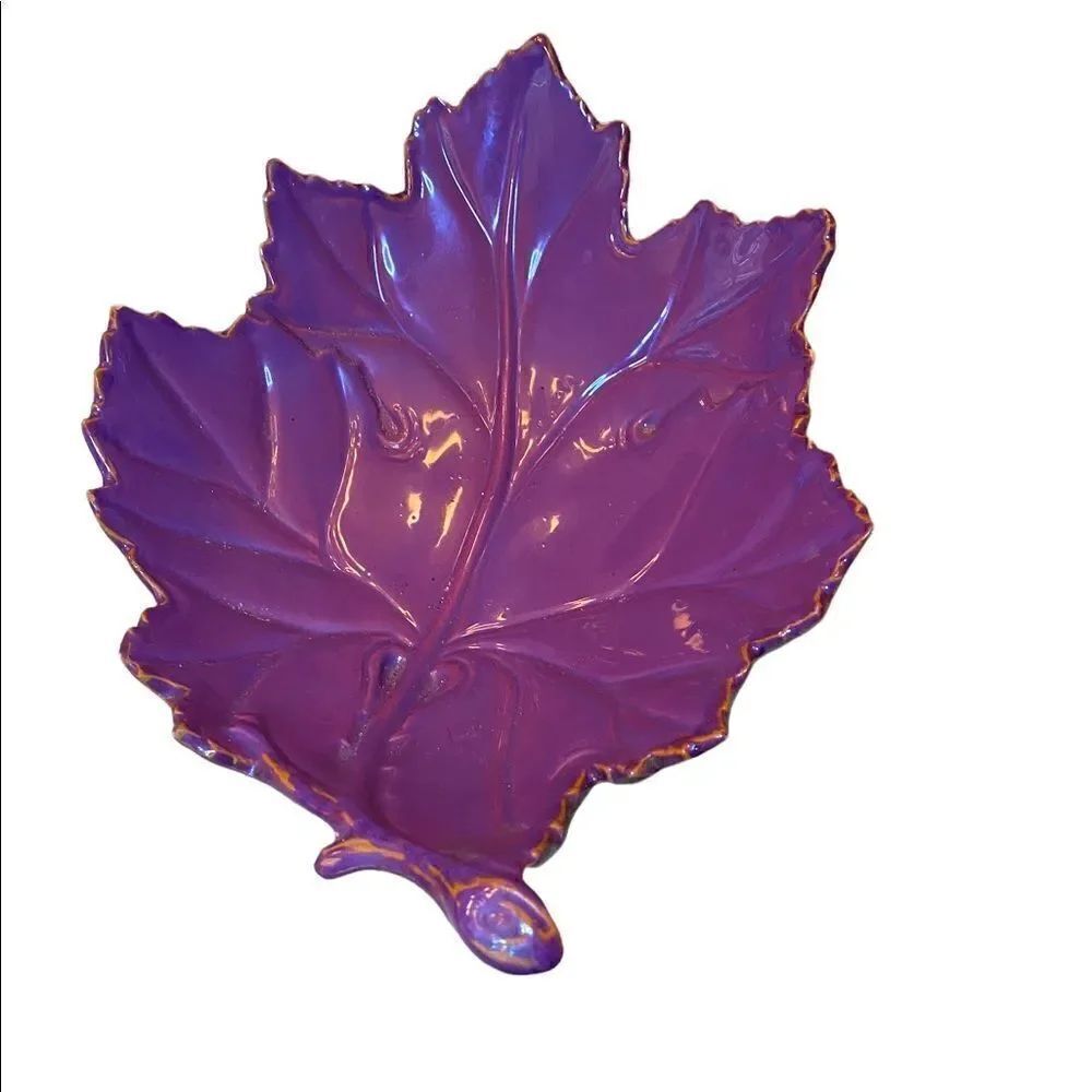 VIETRI Beautiful Ceramic Purple Leaf Plate Platter